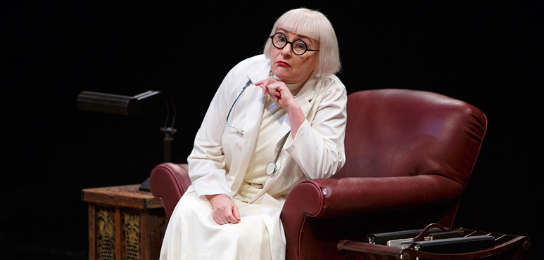 Die Physiker Charakterisierung Frau Dr Von Zahnd The Physicists | Stratford Festival